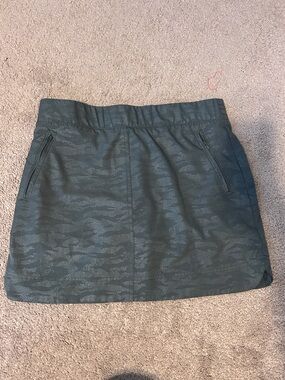 Orvis Olive Green Patterned Active Skort with Zip Pockets